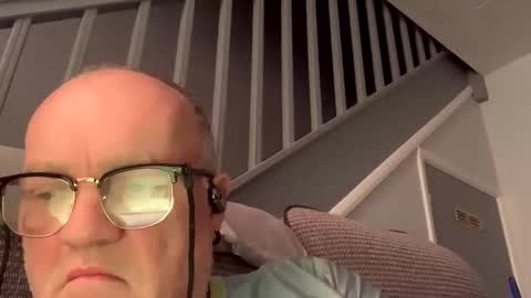 Snapshot of gusher25 chatting on 10/16/25, 09:16 gusher25 online show from 10/16/25, 09:16