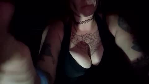 Snapshot of gutterfly86 chatting on 05/16/26, 09:06 Lilithsgift online show from 05/16/26, 09:06