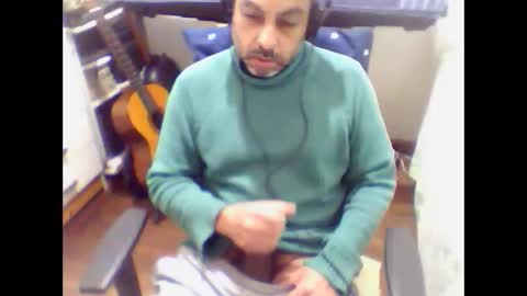 Snapshot of guty50 chatting on 06/07/26, 12:04 guty50 online show from 06/07/26, 12:04
