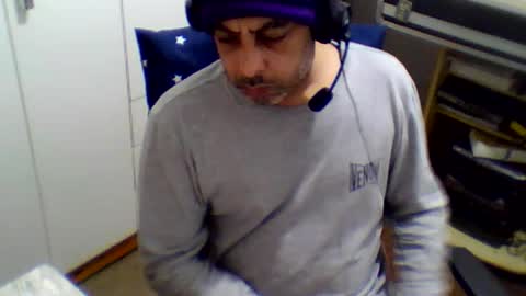 Snapshot of guty50 chatting on 08/09/26, 03:23 guty50 online show from 08/09/26, 03:23