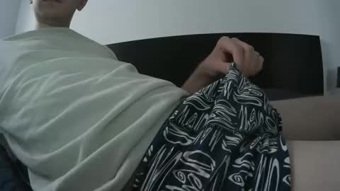 Snapshot of guy354918 chatting on 09/18/25, 03:25 Horny guy online show from 09/18/25, 03:25