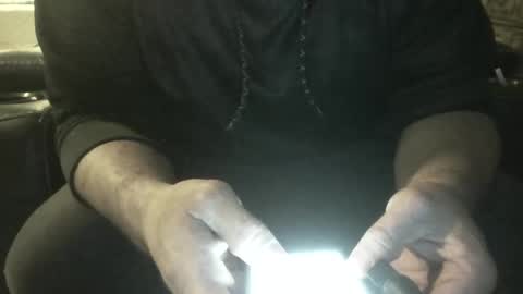 Snapshot of guy8inches4u chatting on 09/21/25, 03:46 guy8inches4u online show from 09/21/25, 03:46