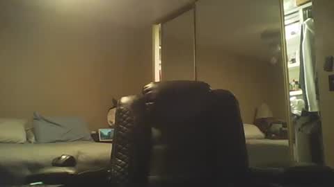 Snapshot of guy8inches4u chatting on 10/13/25, 12:38 guy8inches4u online show from 10/13/25, 12:38