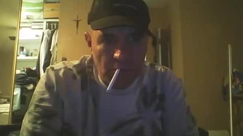 Snapshot of guy8inches4u chatting on 10/27/25, 10:19 guy8inches4u online show from 10/27/25, 10:19