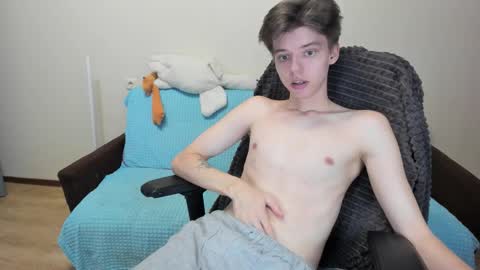 guy_liam1 online show from 10/23/25, 12:48