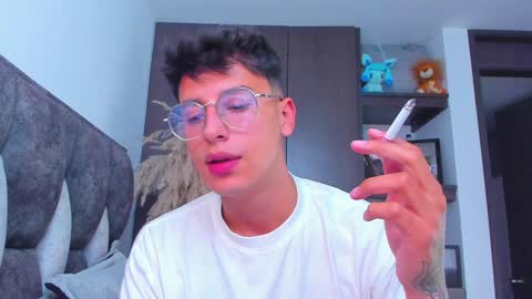 Snapshot of guy_twinks chatting on 12/08/24, 12:18 Gabriel online show from 12/08/24, 12:18