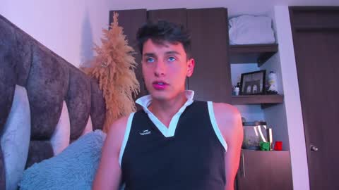 Snapshot of guy_twinks chatting on 01/09/25, 12:35 Gabriel online show from 01/09/25, 12:35