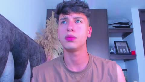 Snapshot of guy_twinks chatting on 01/14/25, 11:27 Gabriel online show from 01/14/25, 11:27