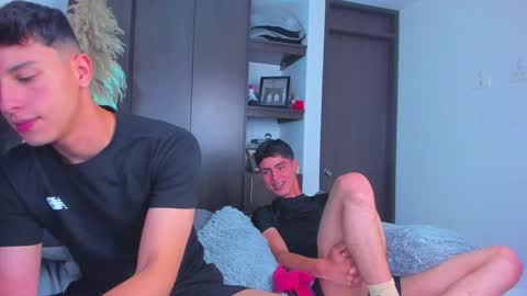 Snapshot of guy_twinks chatting on 01/15/25, 07:55 Gabriel online show from 01/15/25, 07:55