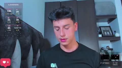 Snapshot of guy_twinks chatting on 03/12/25, 10:39 Gabriel online show from 03/12/25, 10:39