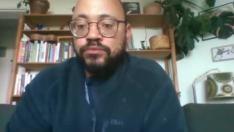 guy_wood15 online show from 10/24/25, 11:17