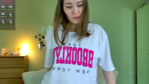 Snapshot of gwen_lady chatting on 01/31/25, 01:54 Sweety Kitty online show from 01/31/25, 01:54