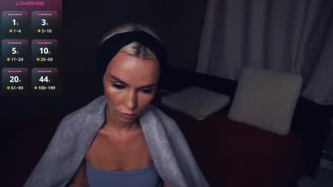 Sofia online show from 10/28/25, 06:06