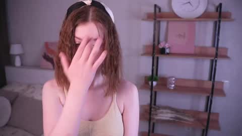 Snapshot of gwendatortoriello chatting on 04/28/26, 11:59 Hello everyone Im May online show from 04/28/26, 11:59