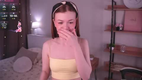 Snapshot of gwendatortoriello chatting on 05/10/26, 11:04 Hello everyone Im May online show from 05/10/26, 11:04