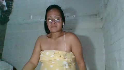 Snapshot of gwenn24 chatting on 03/08/26, 07:45 gwenn24 online show from 03/08/26, 07:45
