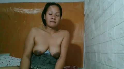 Snapshot of gwenn24 chatting on 03/22/26, 01:25 gwenn24 online show from 03/22/26, 01:25