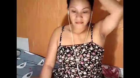 Snapshot of gwenn24 chatting on 04/07/26, 01:50 gwenn24 online show from 04/07/26, 01:50