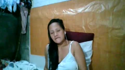Snapshot of gwenn24 chatting on 06/10/26, 12:48 gwenn24 online show from 06/10/26, 12:48