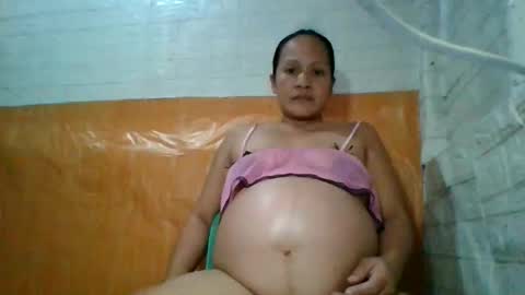 Snapshot of gwenn24 chatting on 06/11/26, 01:38 gwenn24 online show from 06/11/26, 01:38