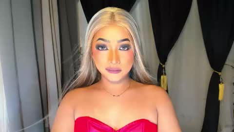 Snapshot of gwenngoddess chatting on 10/12/25, 01:21 Call me Miss Gwen online show from 10/12/25, 01:21