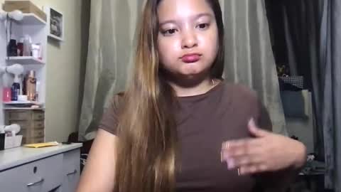 Snapshot of gwyneth2001 chatting on 03/20/26, 04:50 Im Gwyneth From Philippines pinkheart69 online show from 03/20/26, 04:50