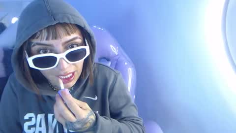 Snapshot of gyal_8_ chatting on 10/25/25, 04:35 gyal_8_ online show from 10/25/25, 04:35