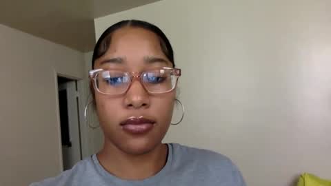 gyalxoxo online show from 10/03/25, 04:15