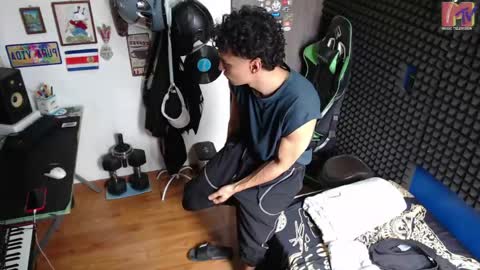 Snapshot of gymbro42 chatting on 05/16/26, 04:06 Gymbro42 online show from 05/16/26, 04:06