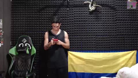 Snapshot of gymbro42 chatting on 07/11/26, 12:57 Gymbro42 online show from 07/11/26, 12:57