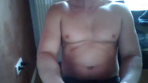 Snapshot of gymxxx_ chatting on 02/02/25, 12:35 gymxxx_ online show from 02/02/25, 12:35