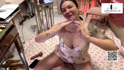 Snapshot of gypsy_rebellion chatting on 11/04/25, 12:26 Gypsy online show from 11/04/25, 12:26