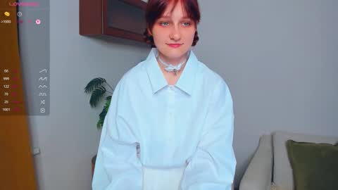 Kelly  Lilly online show from 09/17/25, 06:53