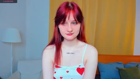 Kelly  Lilly online show from 10/26/25, 07:42