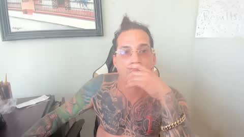Snapshot of h0lysin chatting on 02/19/25, 05:27 Alejandro 3 online show from 02/19/25, 05:27