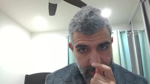 Snapshot of h0nest84 chatting on 12/12/24, 05:10 h0nest84 online show from 12/12/24, 05:10