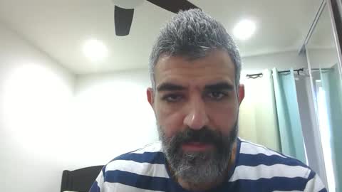 Snapshot of h0nest84 chatting on 12/14/24, 06:09 h0nest84 online show from 12/14/24, 06:09