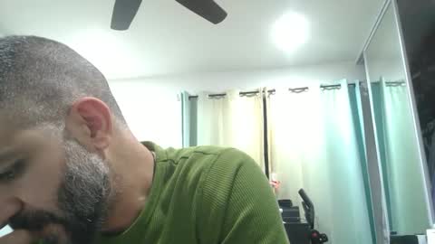 Snapshot of h0nest84 chatting on 02/14/25, 06:23 h0nest84 online show from 02/14/25, 06:23