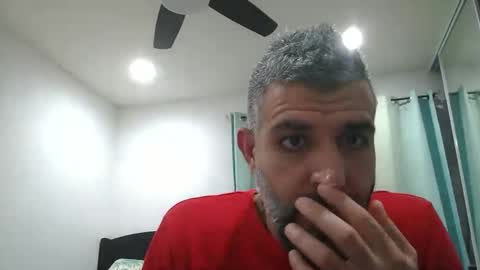 Snapshot of h0nest84 chatting on 02/18/25, 05:53 h0nest84 online show from 02/18/25, 05:53