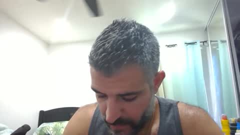 Snapshot of h0nest84 chatting on 10/05/25, 10:29 h0nest84 online show from 10/05/25, 10:29