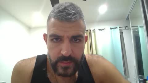 Snapshot of h0nest84 chatting on 10/13/25, 06:02 h0nest84 online show from 10/13/25, 06:02