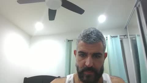 Snapshot of h0nest84 chatting on 10/25/25, 05:26 h0nest84 online show from 10/25/25, 05:26