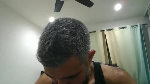 Snapshot of h0nest84 chatting on 10/29/25, 05:53 h0nest84 online show from 10/29/25, 05:53