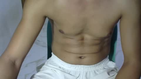 Snapshot of h0t2xh0ry chatting on 12/04/24, 12:58 Rue online show from 12/04/24, 12:58