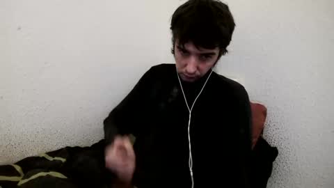 Snapshot of h1dden_reality chatting on 02/02/25, 10:39 h1dden_reality online show from 02/02/25, 10:39