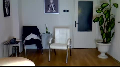 Snapshot of h_blackwood chatting on 05/31/26, 06:09 H. Blackwood online show from 05/31/26, 06:09