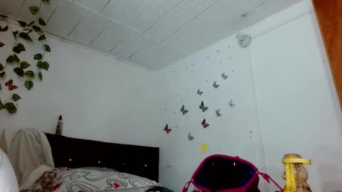 hader_wild21 online show from 02/06/25, 10:32