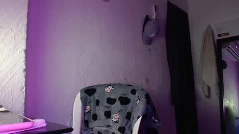 Snapshot of hadesmit1 chatting on 03/18/26, 02:04 hadesmit1 online show from 03/18/26, 02:04