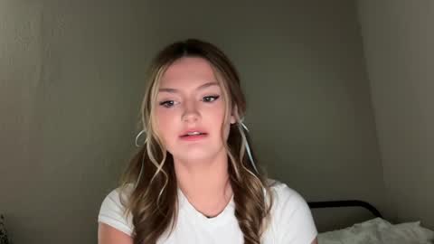 Snapshot of hadleyreed chatting on 06/03/26, 02:14 Follow my FREE OnlyFans for a Sexy Surprise online show from 06/03/26, 02:14