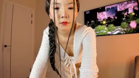 Snapshot of haerinn chatting on 11/05/25, 12:49 Ri online show from 11/05/25, 12:49